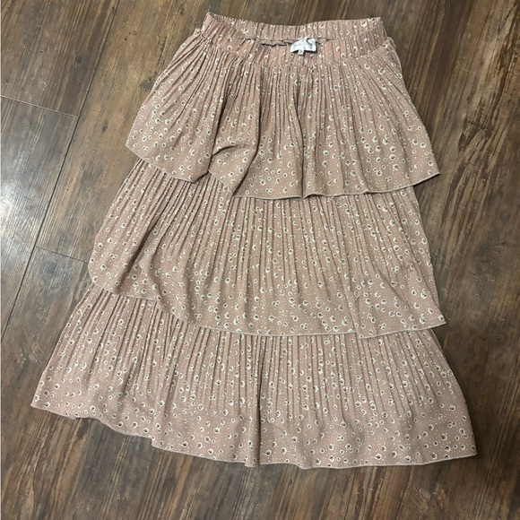 Dainty Jewells Dresses & Skirts - Dainty Jewells Mauve Floral Print, Tiered  Ruffle Skirt Women’s Medium